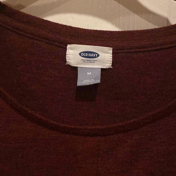 Old Navy Women’s Maroon Sweater Scoop neck Size Medium NWOT - Picture 2 of 6